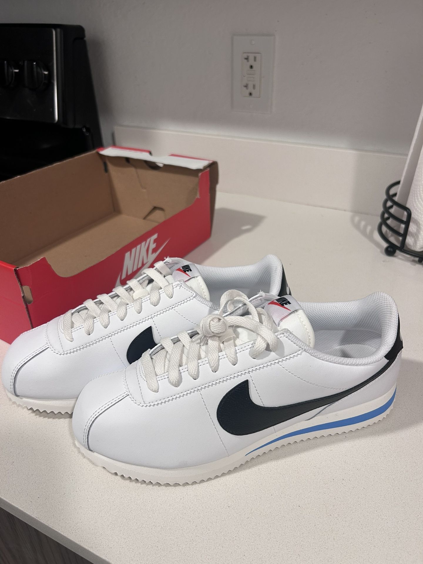 Nike Cortez / Women Size 10