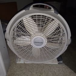 WindMachine Box Fan