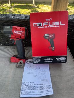Milwaukee M18 FUEL Gen-2 18V Lithium-Ion Brushless Cordless Mid Torque 1/2 in. Impact Wrench w/Friction Ring (Tool-Only)