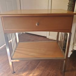 Solid Wood And Iron Stainley Furniture End table / Nightstand 