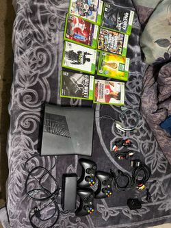 Xbox 360 system with controllers complete
