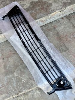 Cadillac Xt6 2020-2024 Front Lower Grille