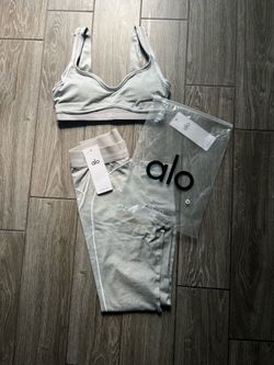 Grey Alo set top & bottom M