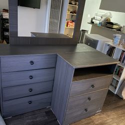 Two dressers With Mirror 
