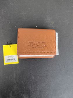 Marc Jacobs Pebble Leather Compact Wallet