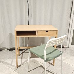 Like new bamboo desk and chair Ikea