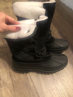Black Winter Snow Boots with Sherpa Lining