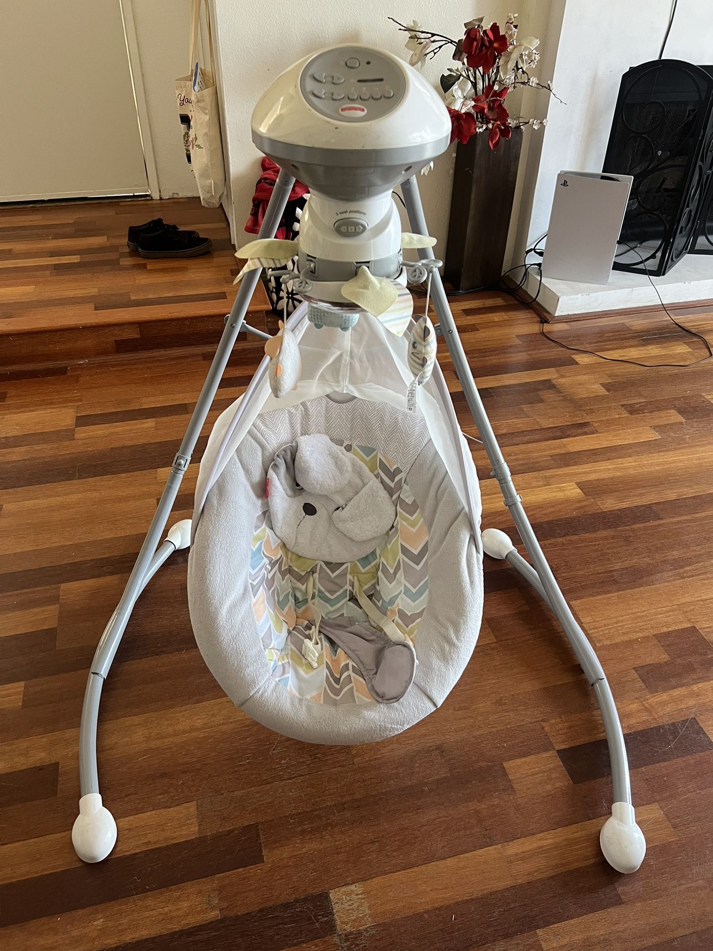 Fisher Price Snug A Puppy Swing