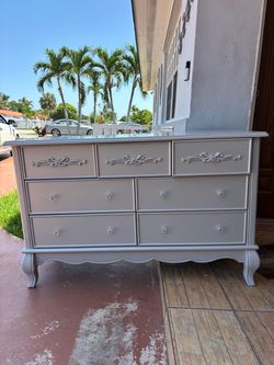 Evolur Aurora 7-Drawer Dresser