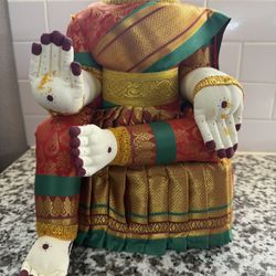 Goddess Lakshmi Devi Idol — Pooja Decoration