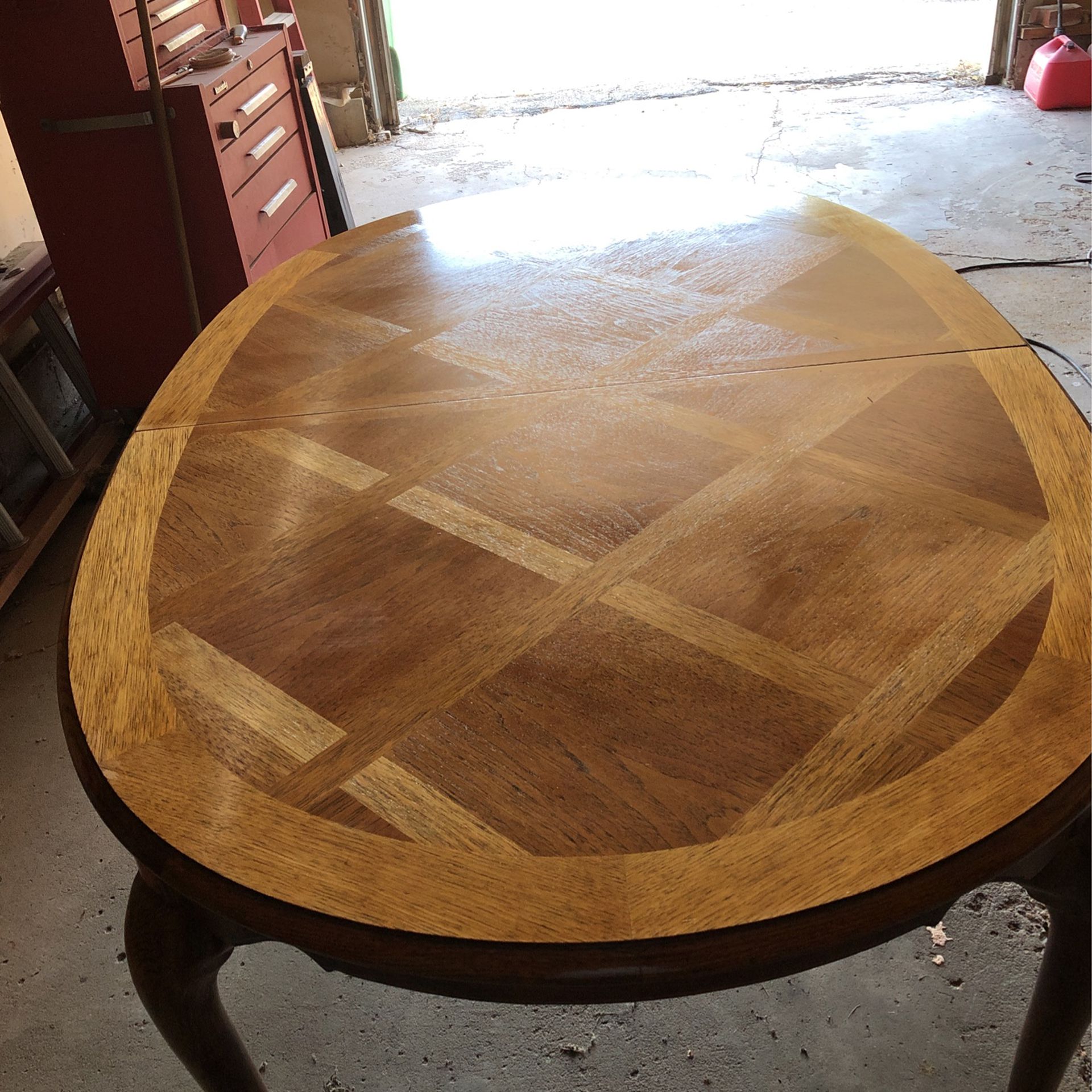 Thomasville Parquetry 100” Oval Table