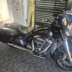 20/20 CVO Harley-Davidson Street Glide