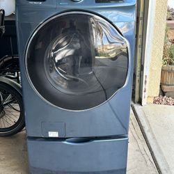 Washer / Dryer / pedestals