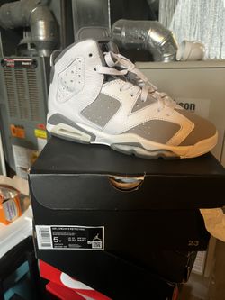 Jordan 6 Size 5 Y 