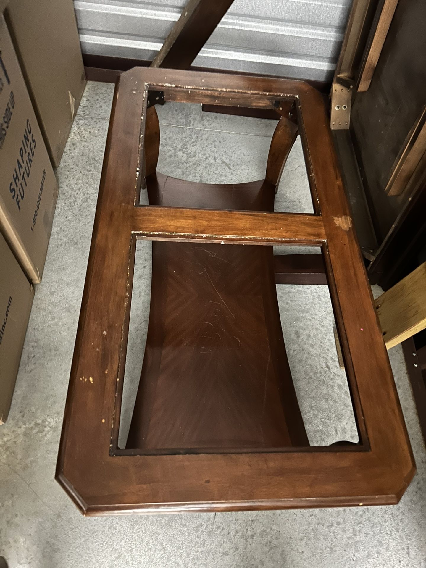 Modern Coffee Table – Great Condition