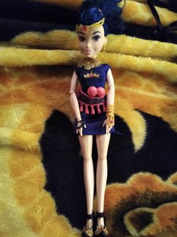 Descendants Evie doll