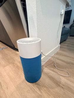 Blueair Blue Pure Air Purifier – White/Blue with BRAND NEW FILTER REPLACEMENT