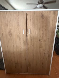 Wardrobe closet