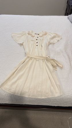 Vintage Boho / Cottagecore Cream Embroidered Tie-Waist Dress: size Large
