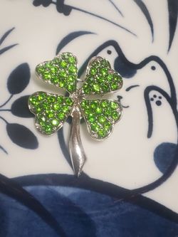 Vintage Lucky Four Leaf Clover Rhinestone Brooch Green Shamrock Pin