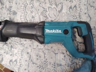 Reciprocating saw Makita