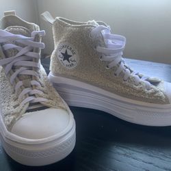 Converse Women’s Girls Shoes Size 6