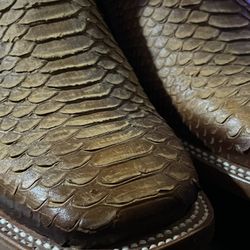 MENS NEW COWBOY BOOTS : SIZE 9.5: 