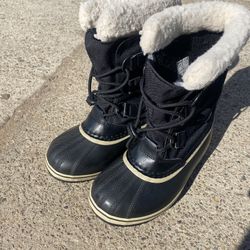 Sorel Snow Boots with Wool Inserts for extra Warmth - kid size 3 in excellent condition