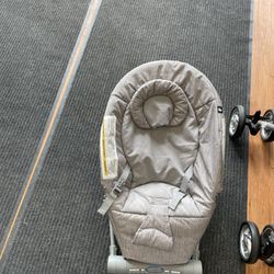 Even Flo Baby Bouncer 
