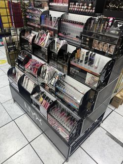 Nyx Make Up With Display