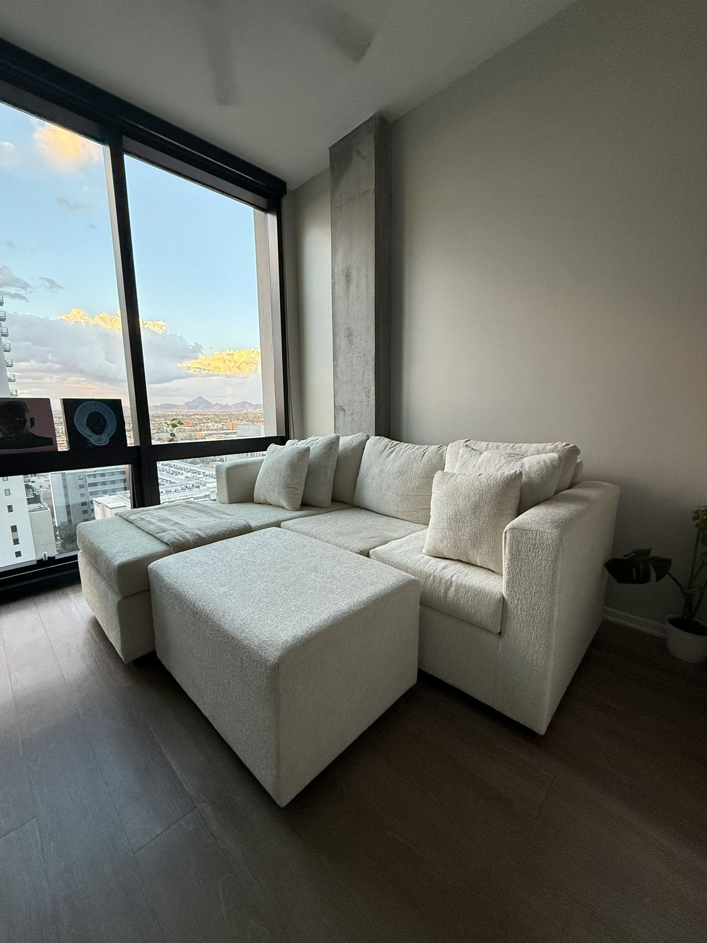 Modern Ivory Sectional Couch – Like New! 🛋️