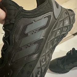 New Adidas Men’s Shoes / Size 11