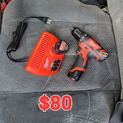 Milwaukee Drill 2 Batteries 1 Charger