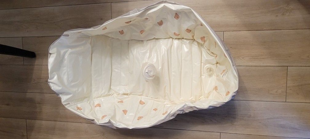 Inflatable bathtub for newborn toddler FREE