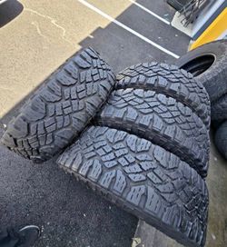 285 75 18 Goodyear en perfectas condiciónes de Vida las 4
