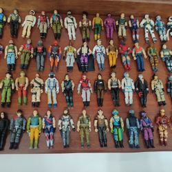 Collector seeking vintage old older GI Joe toys dolls and action figures accessories 1960s 70s 80s g.i. Joes toy figure doll collector collectibles to