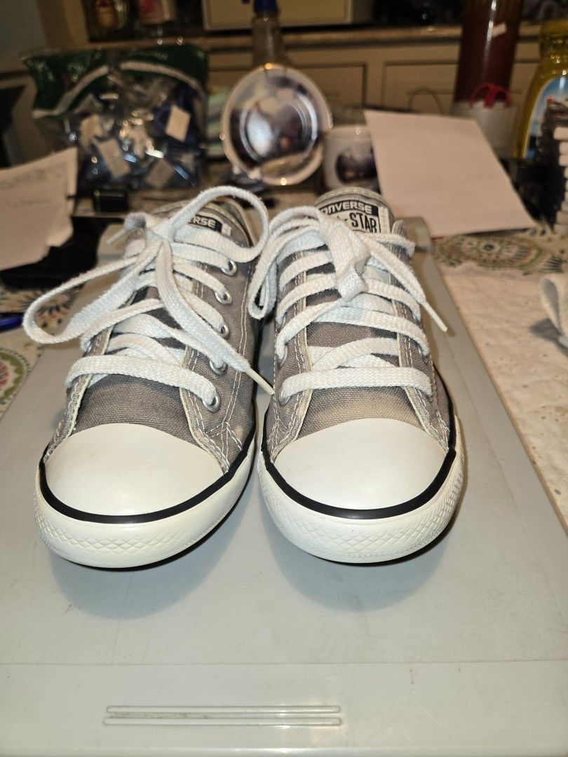 Converse Women's Size 6 Chuck Taylor All Star Lo Sneaker-Charcoal