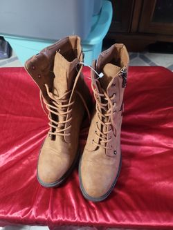 GUESS BOOTS FOR WOMAN SIZE 9 NEW NVM USE