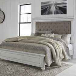 Kanwyn Whitewash King Upholstered Panel Bed

