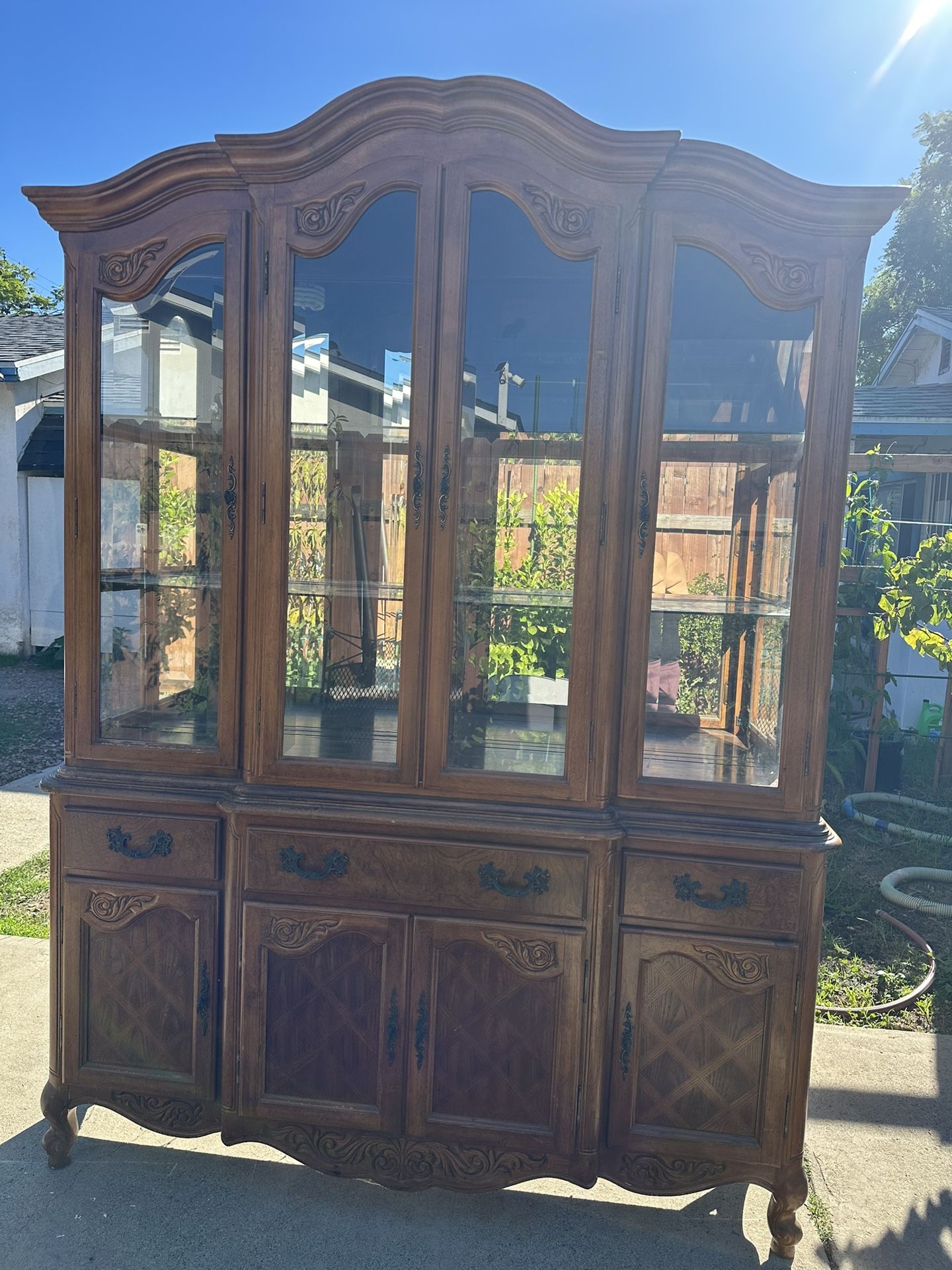 China Glass Cabinet