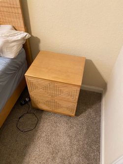 Night stands (2 available)