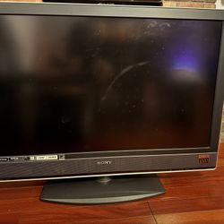 40 Inch Sony Bravia Model kdl-40v2500