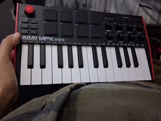 [Price negotiable]Akai Professional MPK Mini MIDI Keyboard