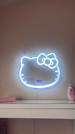 Hello Kitty mirror - impressions including Table from ikea