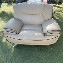 Super Comfortable Chair $50 Cash Only