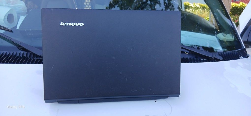 LENOVO LABTOP WORKS WELL 500 GIGS AND 4 GIGS MEMORIE