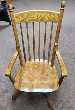 Reduced rocking wooden chair