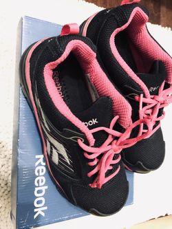 Reebok Woman steel toes shoes size 6.5W