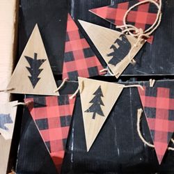 Outdoor Themed Garland 