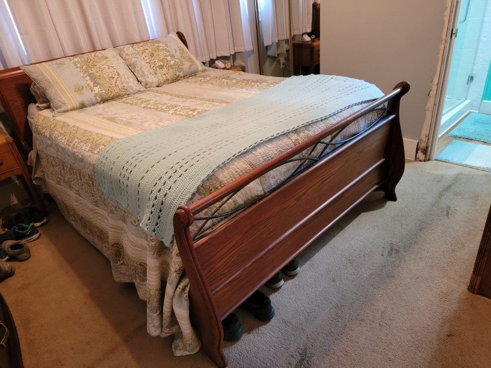Queen Sleigh Bed